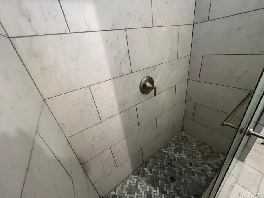 239 EASON ST, Highland Park, MI 48203 - Image #3