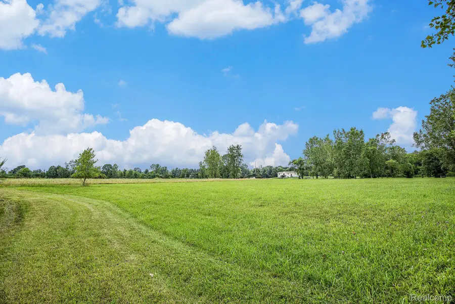 29988 ARMADA RIDGE RD, Richmond, MI 48062 - #2
