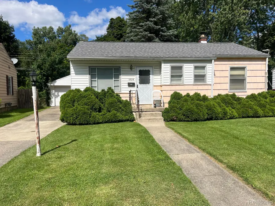 1826 GREENBROOK LN, Flint, MI 48507 - Image #2