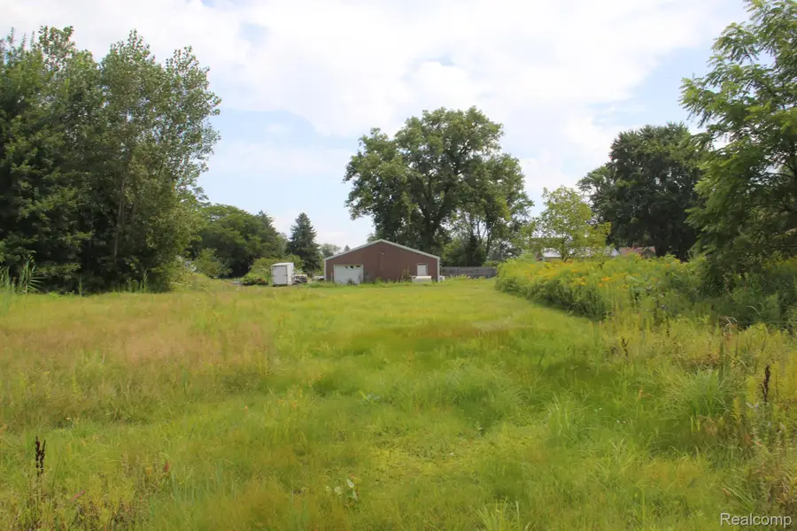 50741 NORTH AVE, Macomb, MI 48042 - Image #3