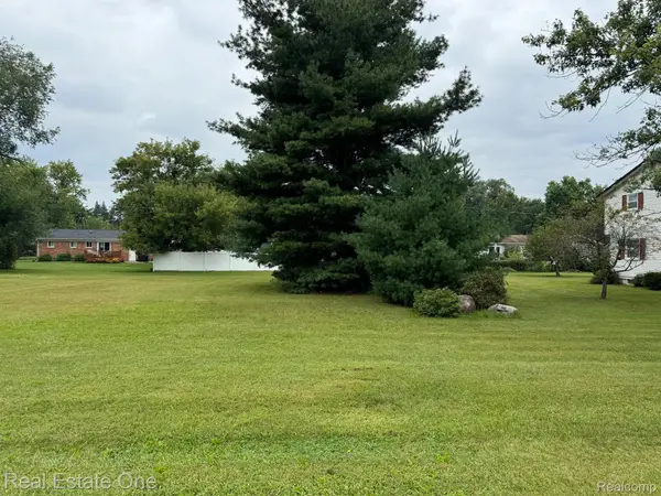 0000 Ellisia  RD, CommerceTwp, MI 48382