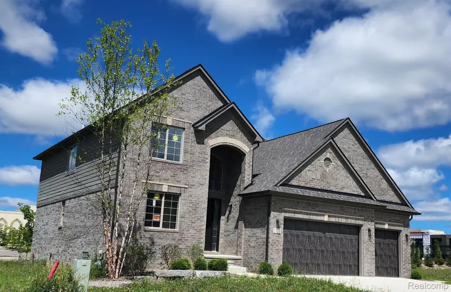 3110 RAFFLER DR, Rochester Hills, MI 48307 - Image #2