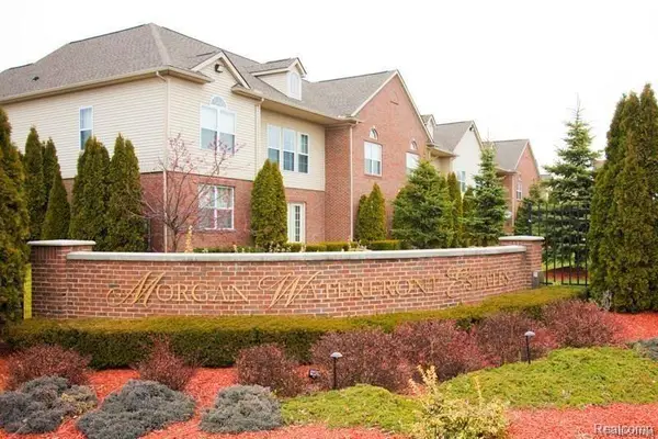 188 SEA BREEZE DR 15, Detroit, MI 48214