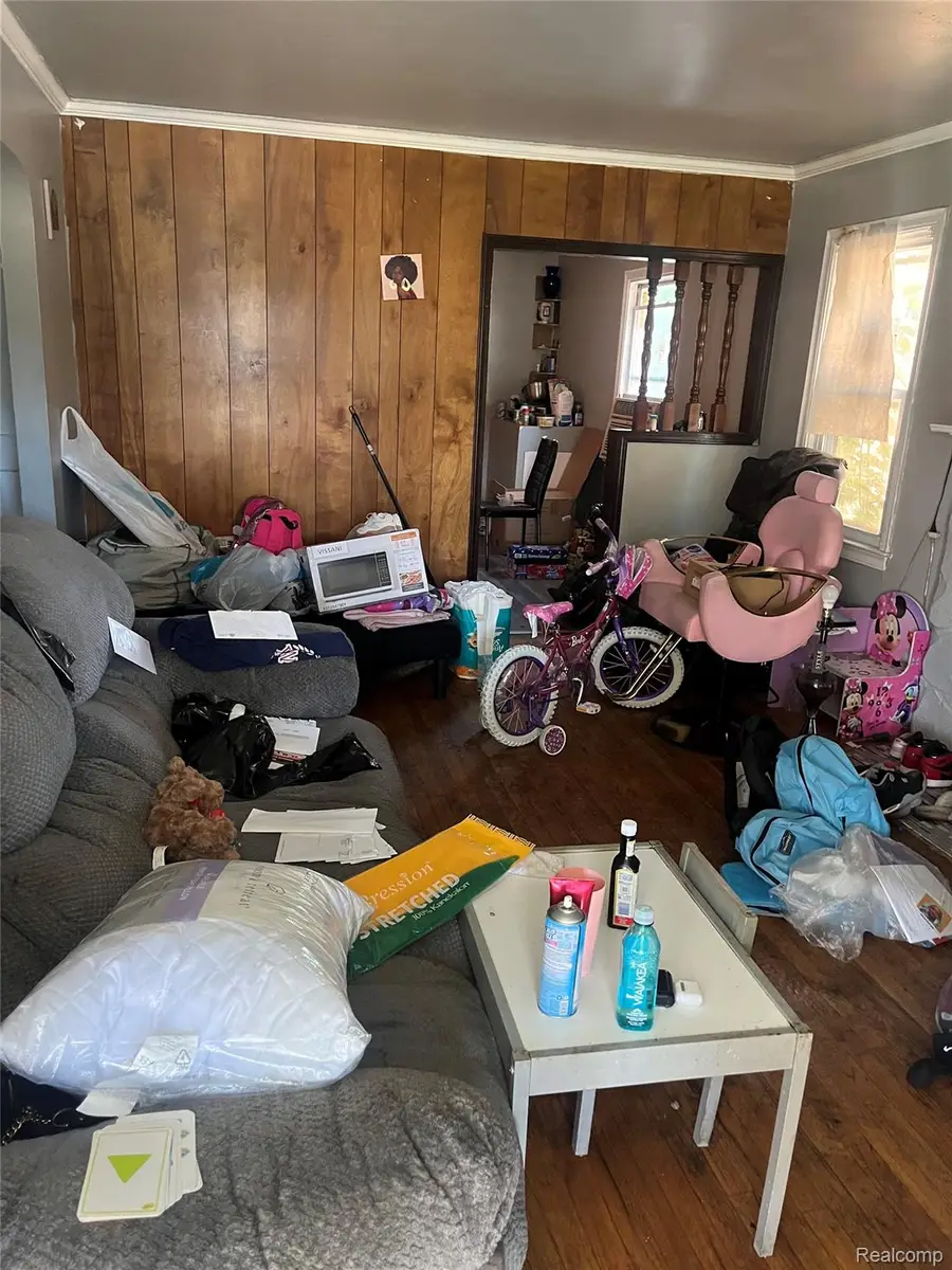 8849 ROSELAWN ST, Detroit, MI 48204 - Image #2