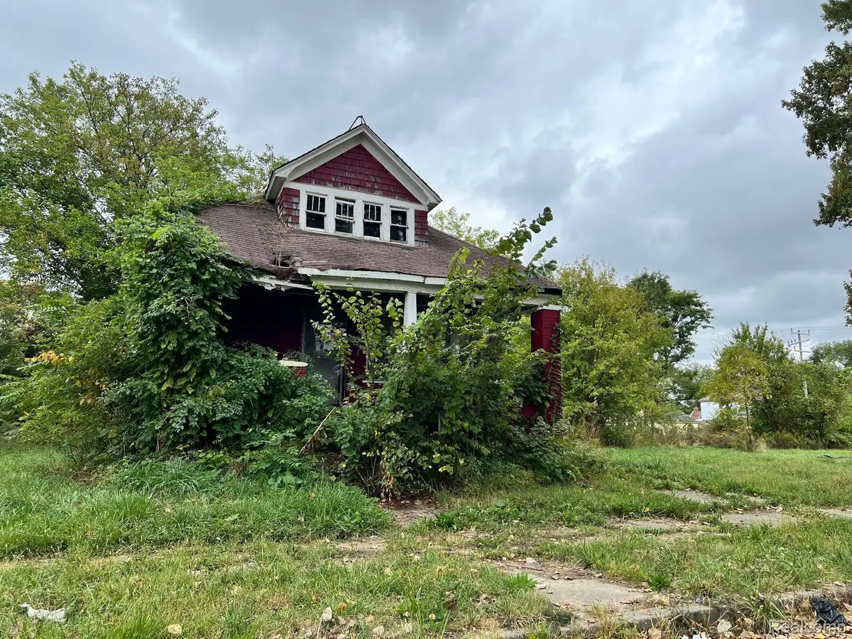 13832 PINEWOOD ST, Detroit, MI 48205 - Image #1