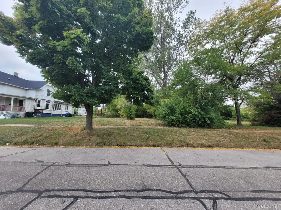 1433 SHERIDAN ST, Detroit, MI 48214 - Image #3