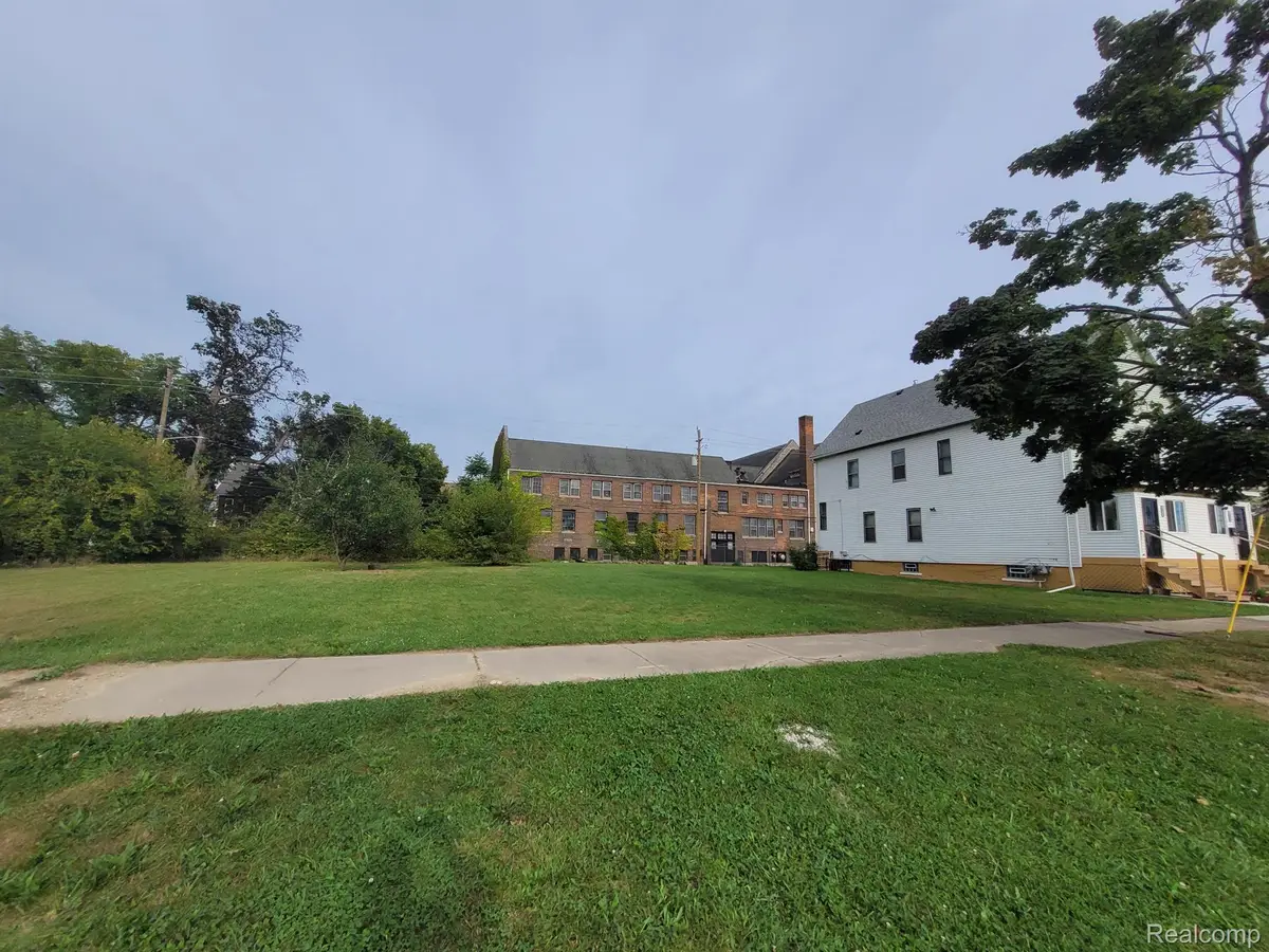 1030 HELEN ST, Detroit, MI 48207 - Image #1