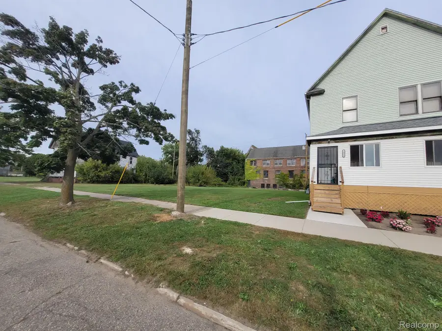 1030 HELEN ST, Detroit, MI 48207 - Image #3