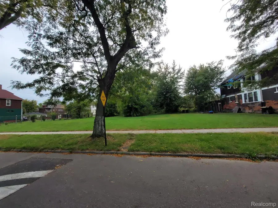 3271 CANTON ST, Detroit, MI 48207 - Image #2