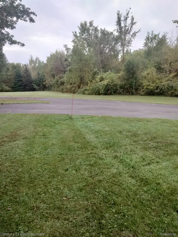 VL  11 MILE RD, SouthLyon, MI 48178