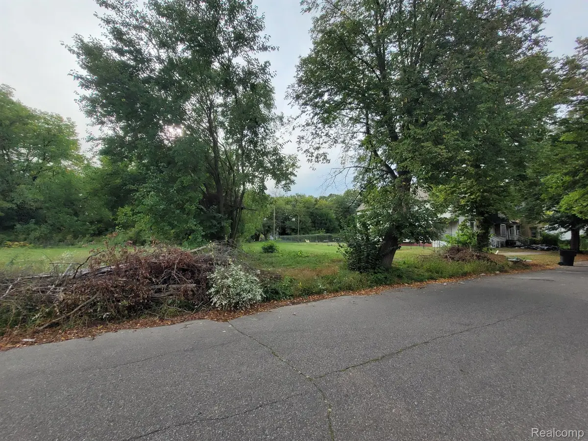 2525 MELDRUM ST, Detroit, MI 48207 - Image #1