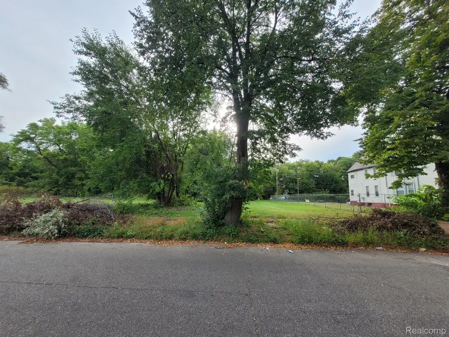 2525 MELDRUM ST, Detroit, MI 48207 - Image #2