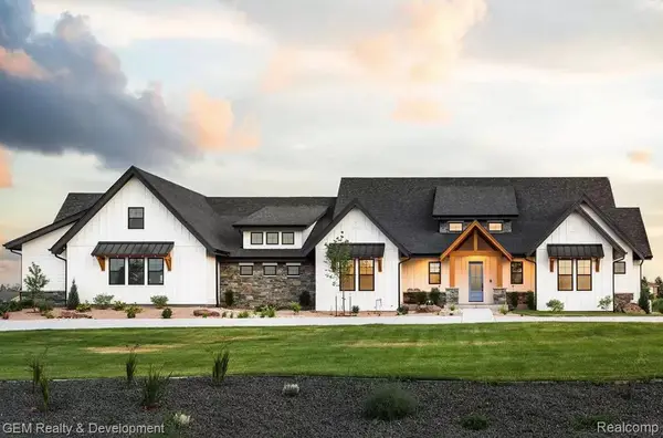 64164 W 8 MILE RD, SouthLyon, MI 48178