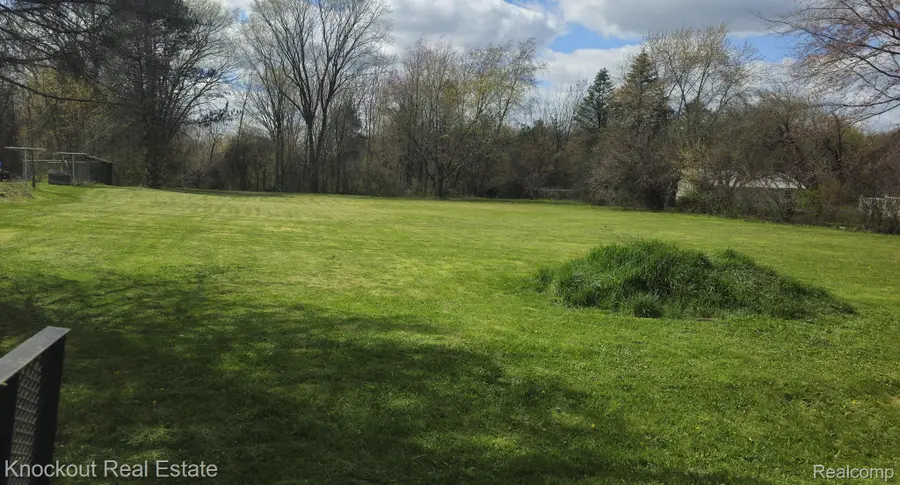 8440 RONDALE DR, Grand Blanc Charter Township, MI 48439 - Image #2