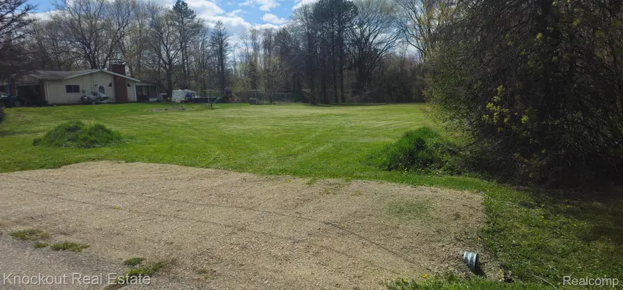 8440 RONDALE DR, Grand Blanc Charter Township, MI 48439 - Image #3