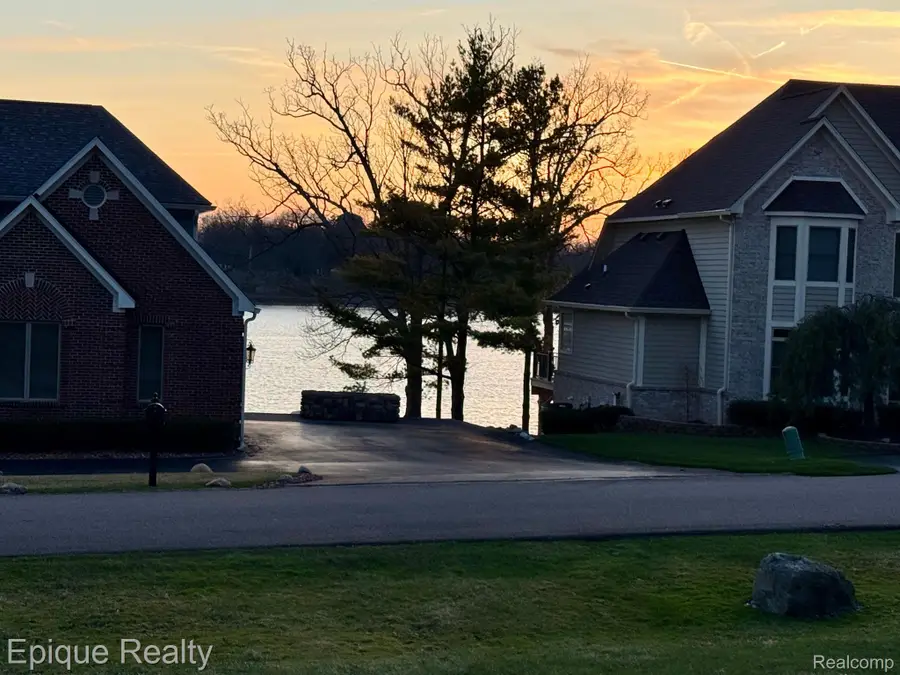 VACANT LOT THOMPSON SHORE DR, Howell, MI 48843 - Image #2