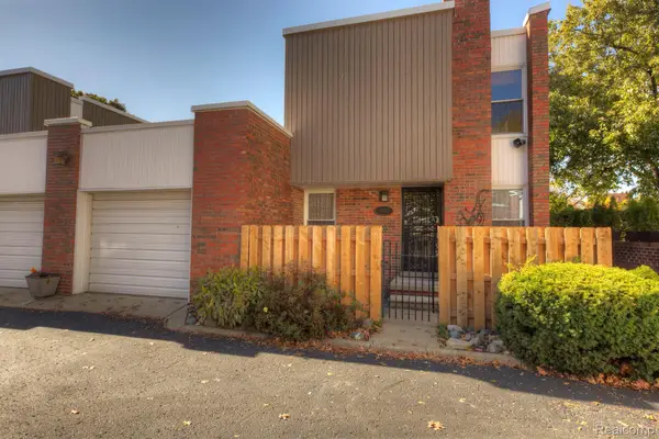 2037 Hyde Park DR, Detroit, MI 48207