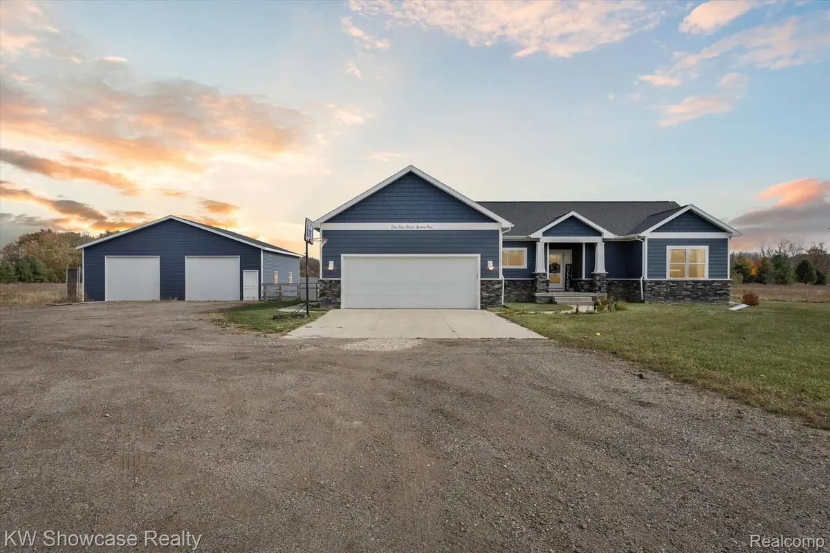 11471 S BAUER RD, Eagle, MI 48822 - Image #1