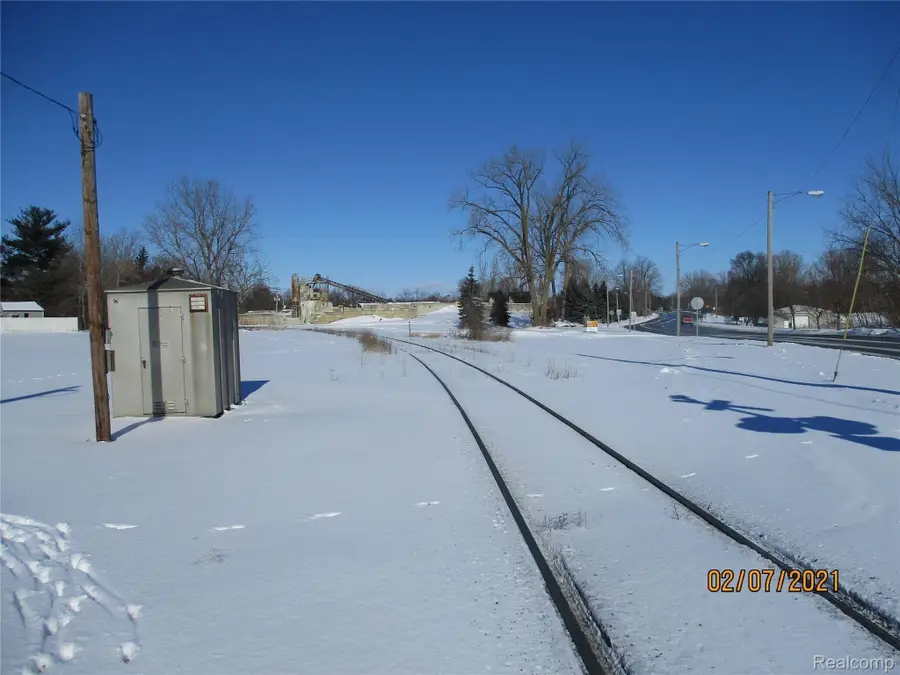 915 CORUNNA AVE, Owosso, MI 48867 - Image #3