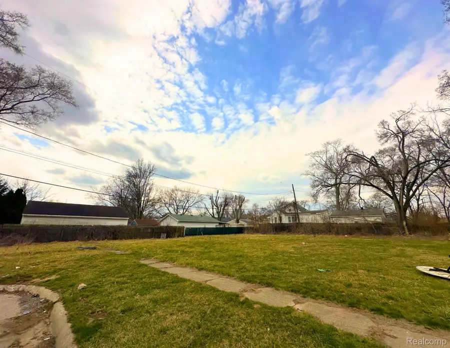 16 LIBERTY CRT, Monroe, MI 48161 - Image #2