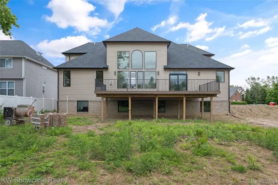 5245 BUELL DR, Commerce Township, MI 48382 - Image #2