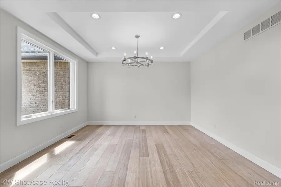 5245 BUELL DR, Commerce Township, MI 48382 - Image #3