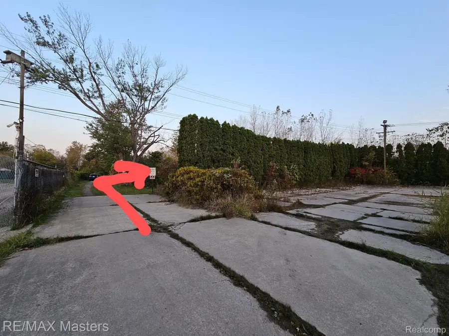25340 TELEGRAPH RD, Brownstown, MI 48134 - Image #3
