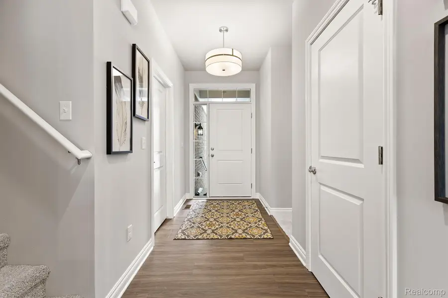 2209 Chase DR, Howell, MI 48855 - Image #2