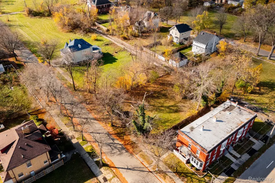127 ROSEDALE, Detroit, MI 48202 - Image #2