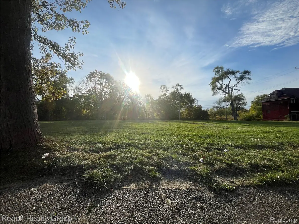 3841 CADILLAC BLVD, Detroit, MI 48214 - Image #1