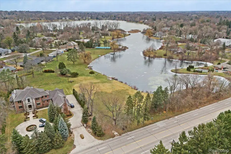4456 W Maple Road, Bloomfield, MI 48301 - Image #3