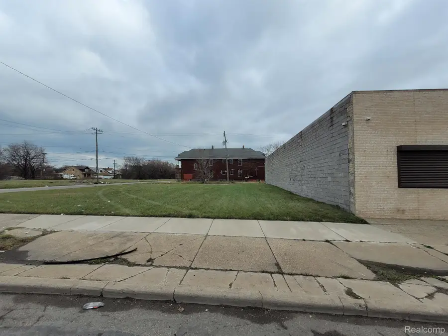 8840 VAN DYKE ST, Detroit, MI 48213 - Image #2