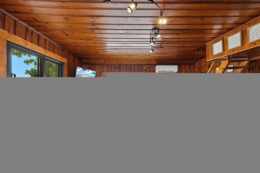 10086 KING RD, Davisburg, MI 48350 - Image #3