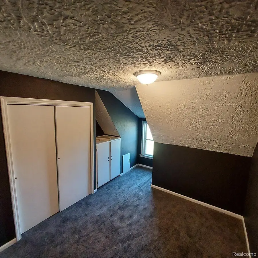 568 W CENTER RD, Essexville, MI 48732 - Image #3