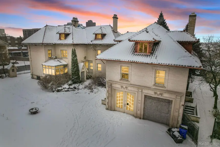 649 VAN DYKE ST, Detroit, MI 48214 - Image #2