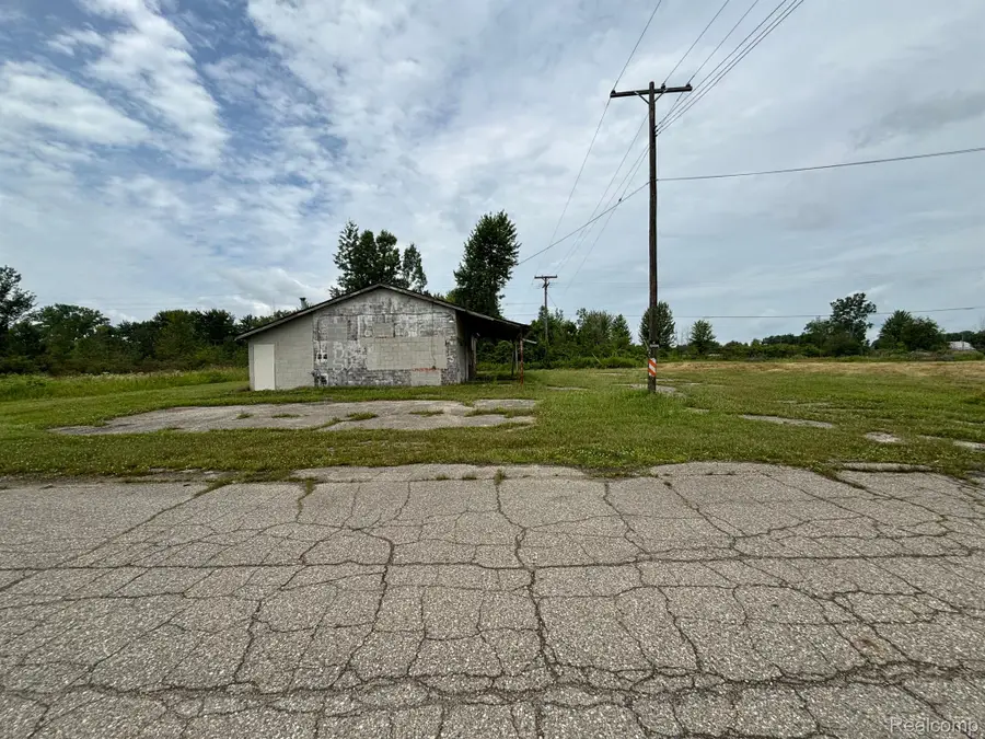 3301 Emmett Rd EMMETT RD, Emmett, MI 48022 - Image #2