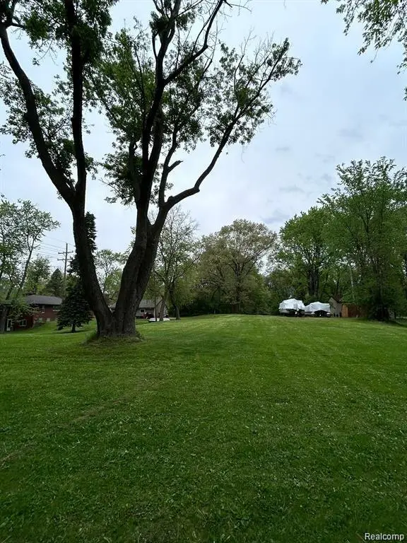 6980 HAMBRO ST, WestBloomfield, MI 48323