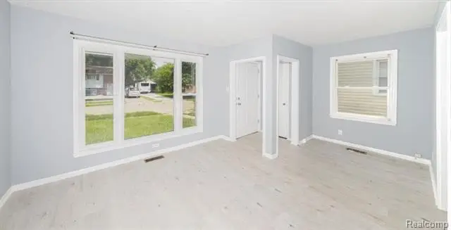 23383 Cayuga Avenue, Hazel Park, MI 48030 - Image #3