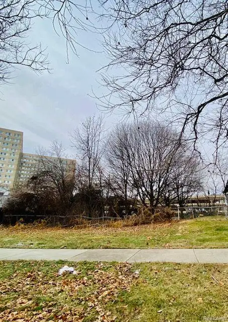 419 FISKE DR, Detroit, MI 48214 - Image #2