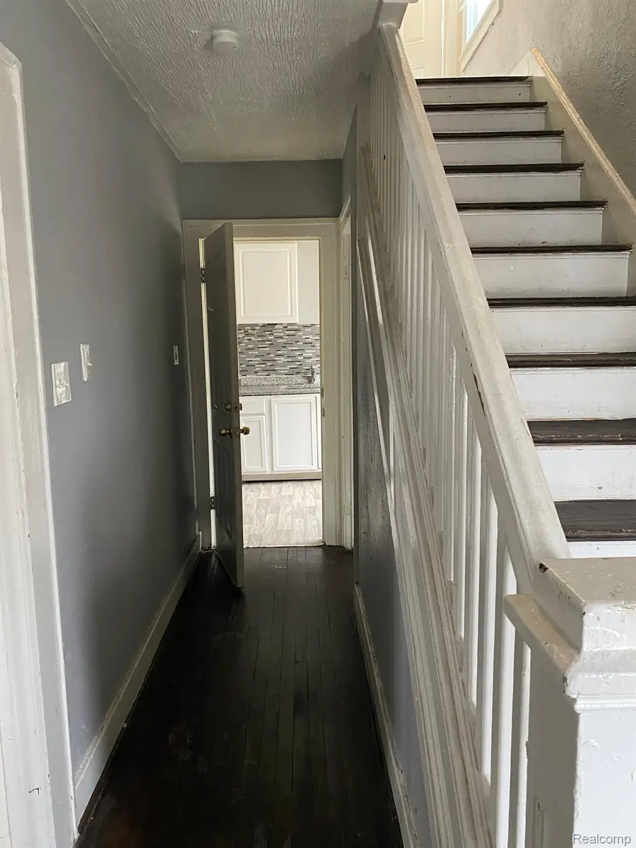 8248 ROSELAWN ST, Detroit, MI 48204 - Image #2