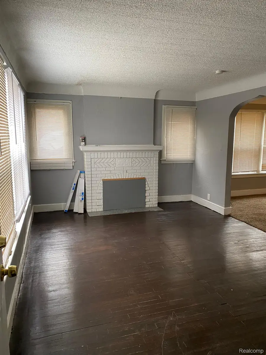 8248 ROSELAWN ST, Detroit, MI 48204 - Image #3