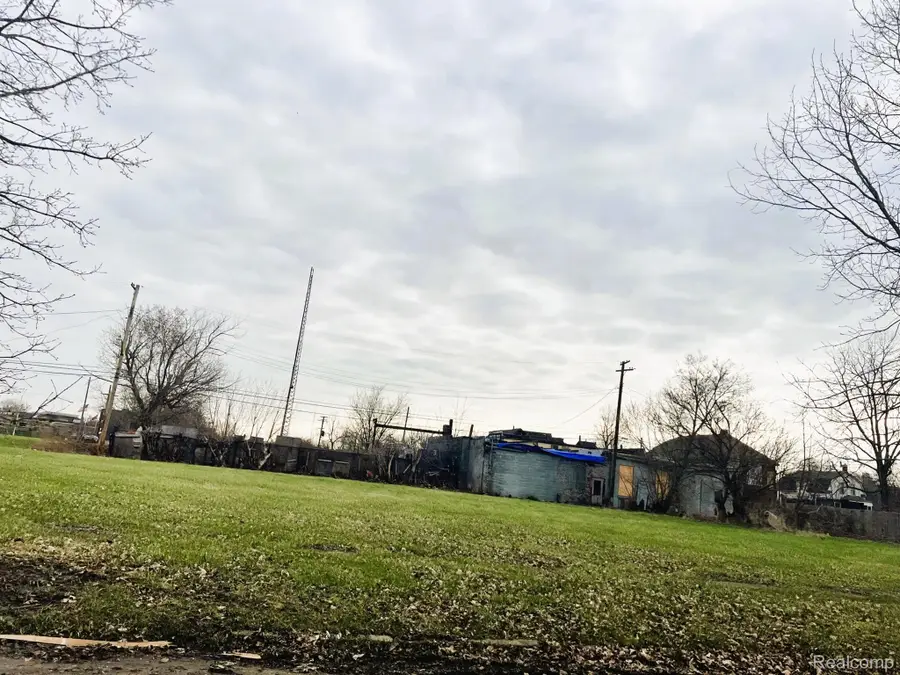 4454 15TH ST, Detroit, MI 48208 - Image #2