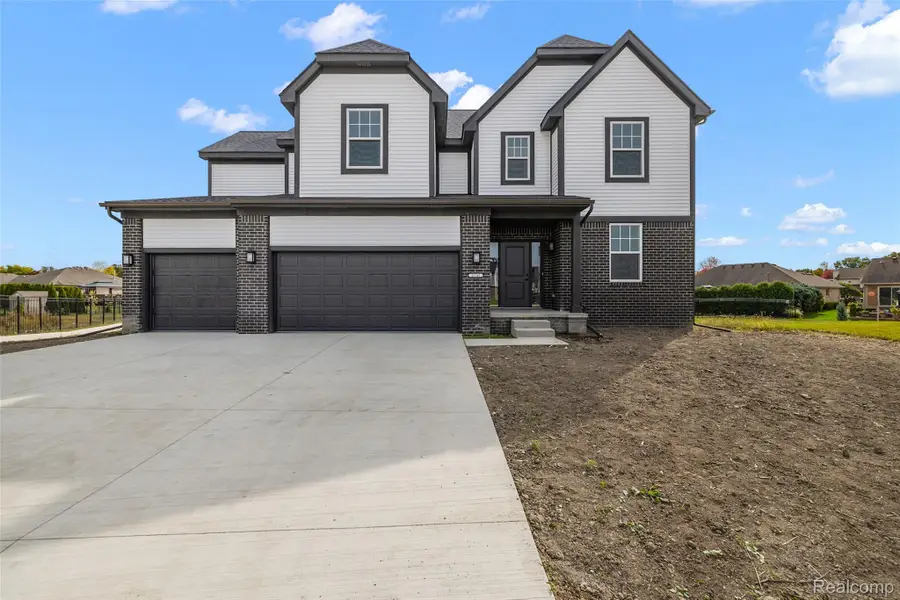 28342 Nadia LN, Chesterfield, MI 48047 - Image #2