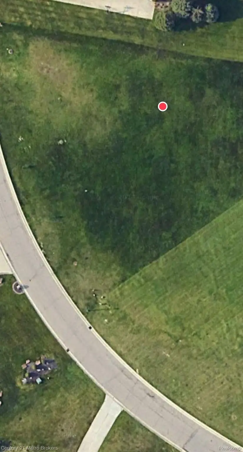 17070 Kings Fairway LN, Grand Blanc, MI 48439 - Image #1