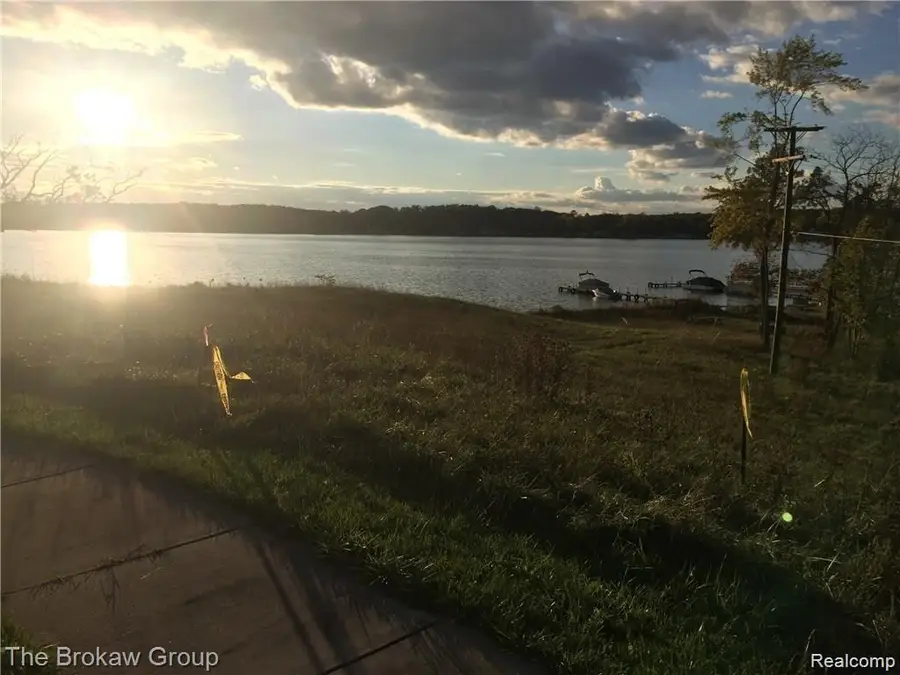 3600 Pratt DR, Lapeer, MI 48446 - Image #3