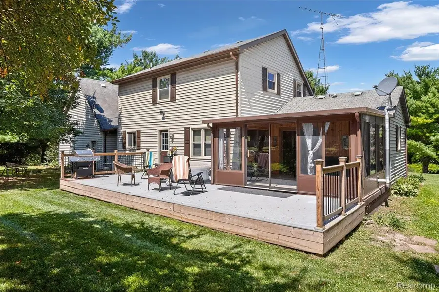 2055 BROKER RD, Lapeer, MI 48446 - Image #2