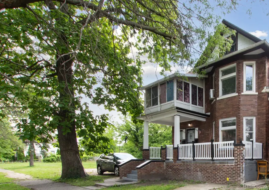 520 ENGLEWOOD ST, Detroit, MI 48202 - Image #2
