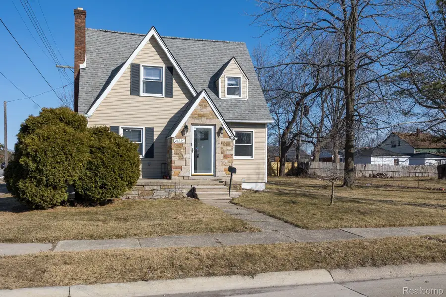 26834 GREENLEAF ST, Roseville, MI 48066 - Image #2
