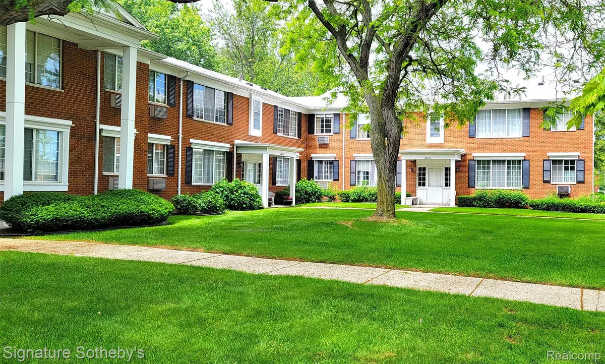 20870  Wildwood 221, Harper Woods, MI 48225 - Image #1