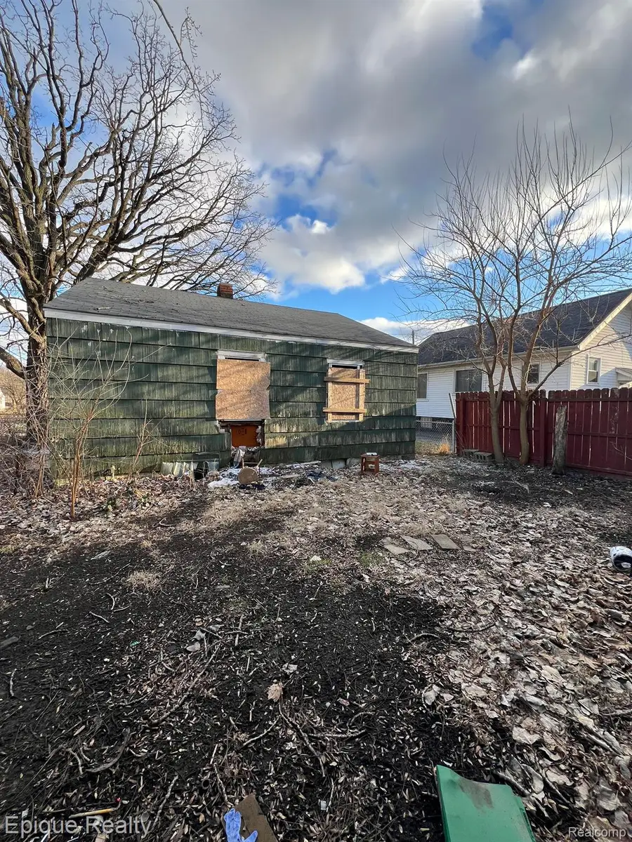 3402 BRANDON ST, Flint, MI 48503 - Image #3